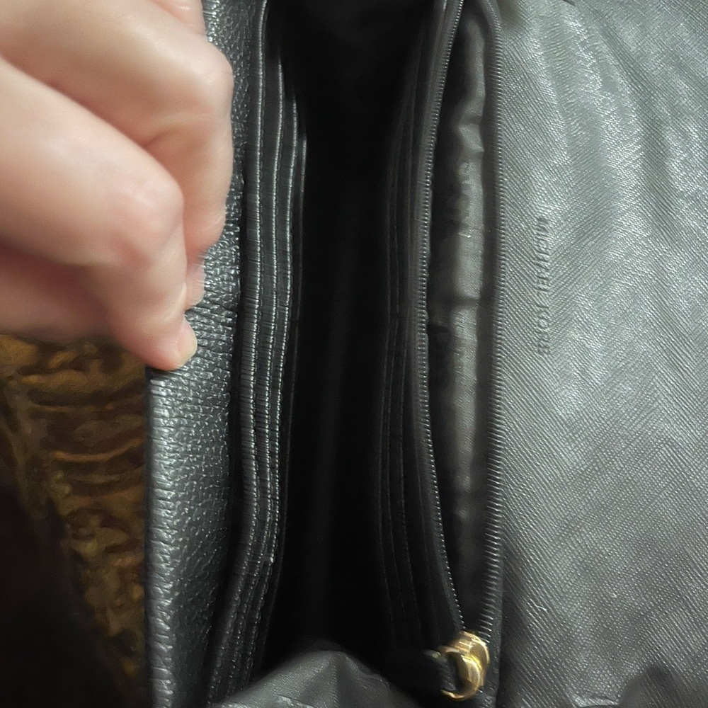 Michael Kors Karson leather organizing purse/wallet/clutch w/adjustable strap - Picture 9 of 16